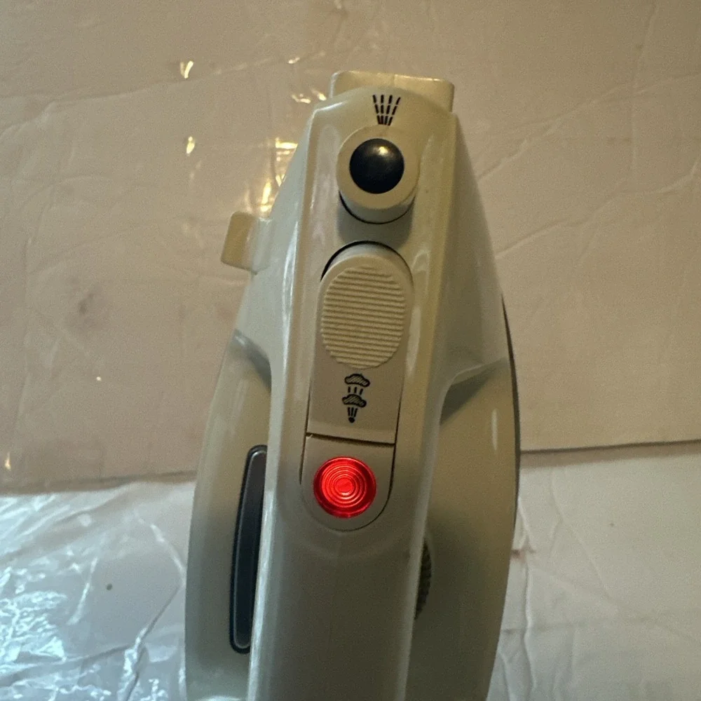 Vintage ROWENTA STEAM IRON DA804 1200W